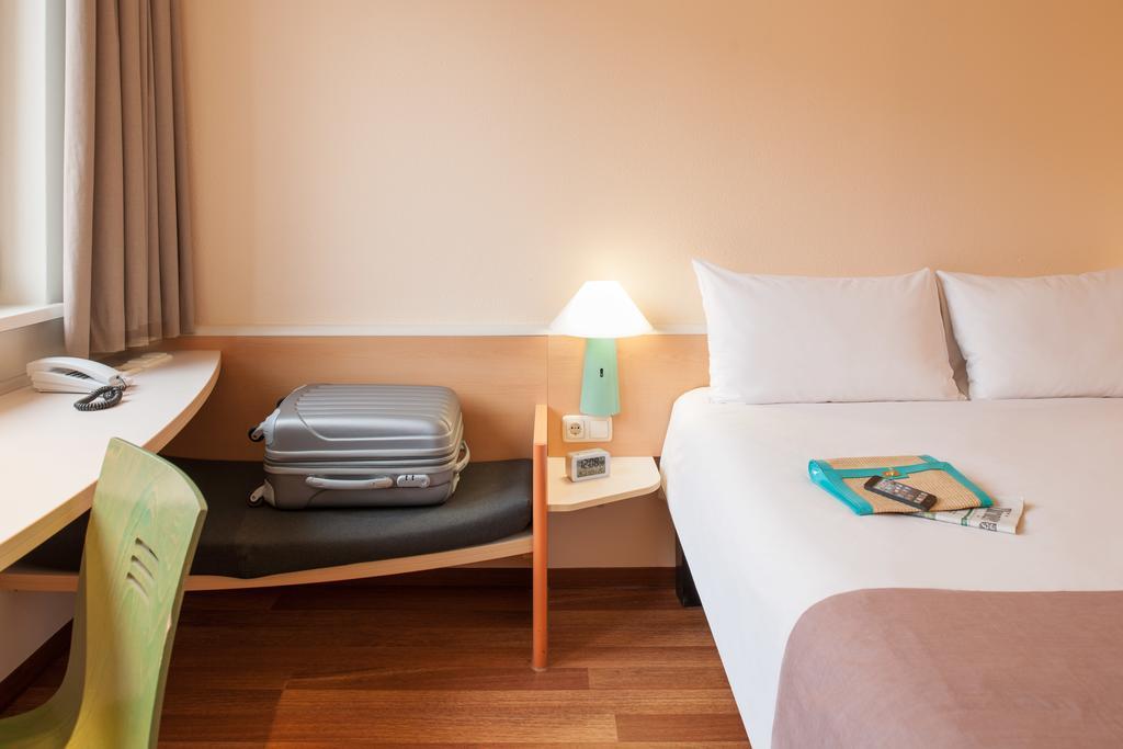 Ibis Altstadt 2*