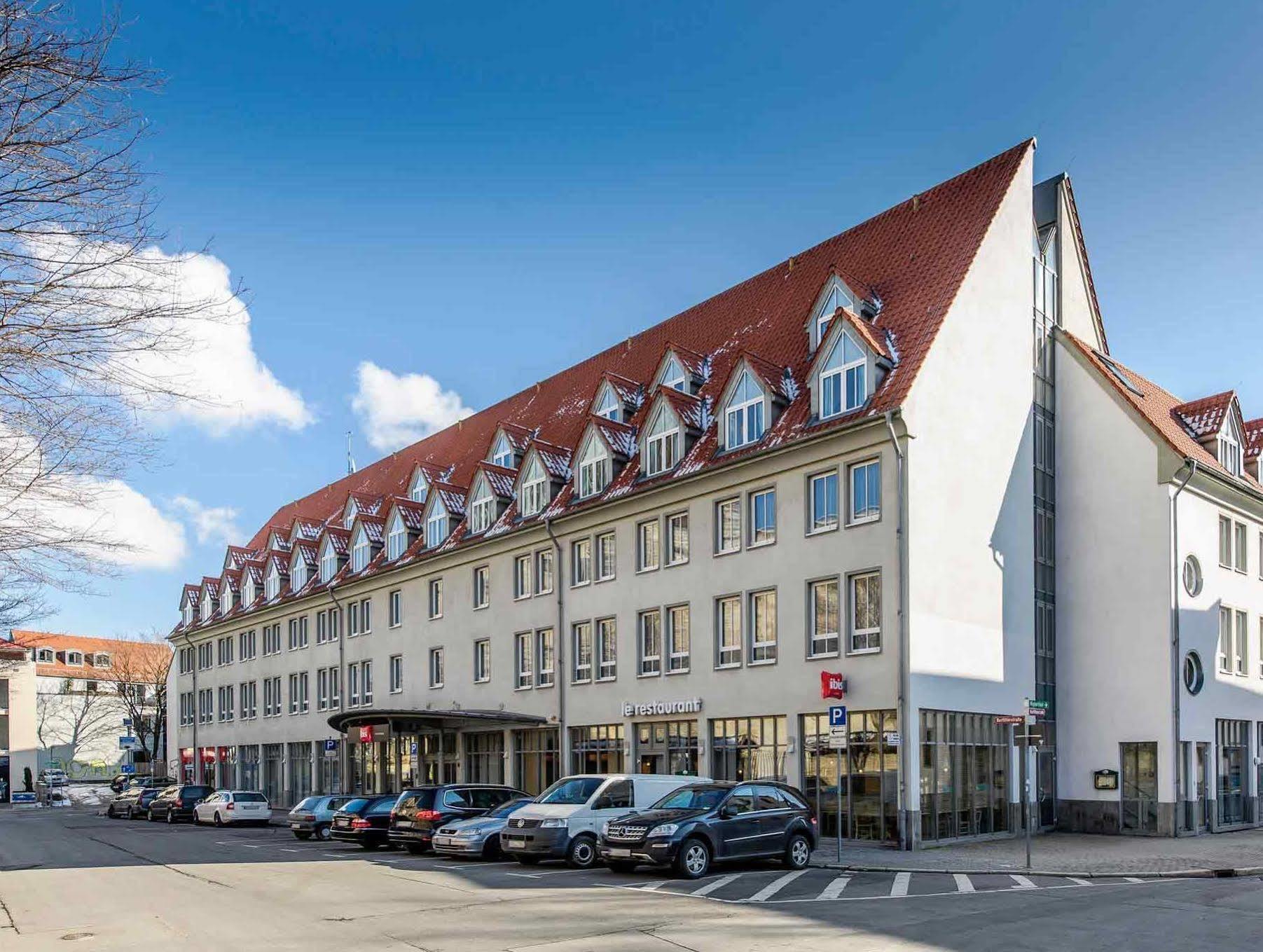 Ibis Altstadt Hotel 2*
